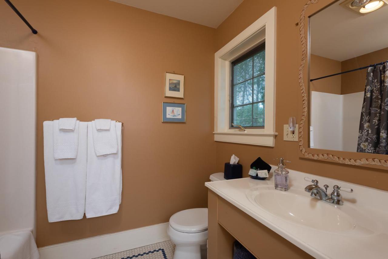 Vergennes Strong House Inn מראה חיצוני תמונה