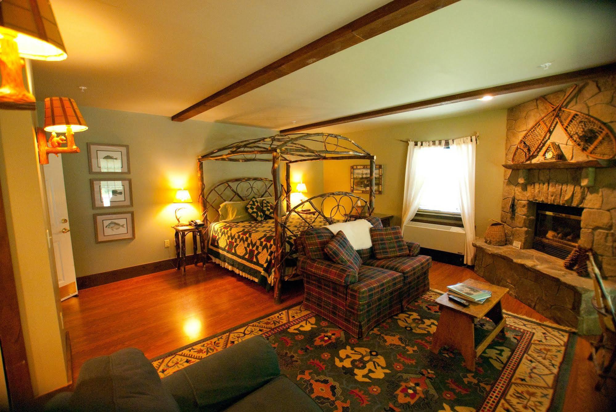 Vergennes Strong House Inn מראה חיצוני תמונה