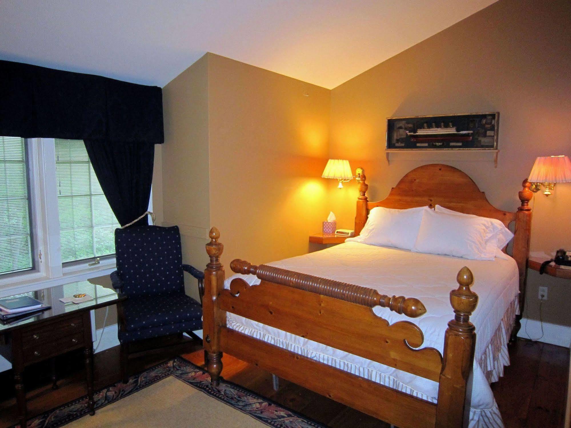Vergennes Strong House Inn מראה חיצוני תמונה