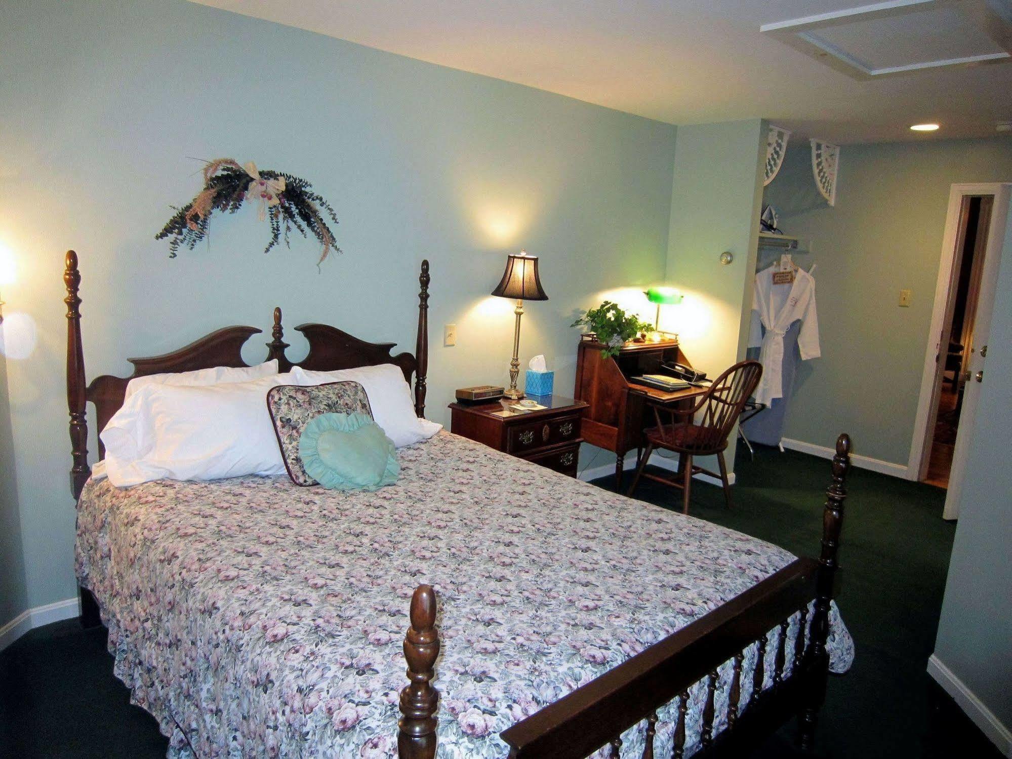 Vergennes Strong House Inn מראה חיצוני תמונה